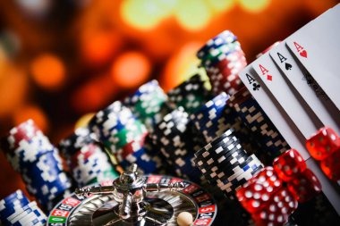 Betting interface showing multiplier display and bet placement buttons on royale168